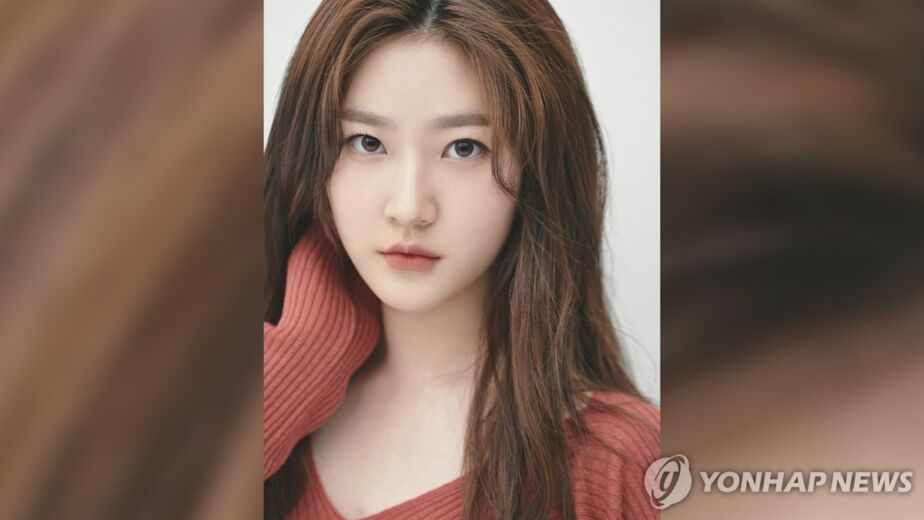 Kim Sae Ron's mother releases statement condemning false reporting and cyber harassment
