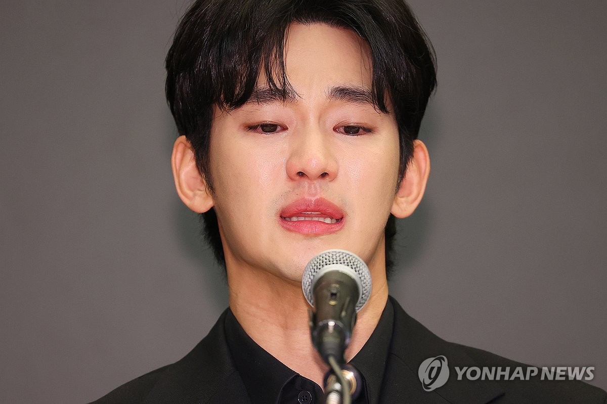 Actor Kim Soo Hyun whose agency has filed legal complaints against malicious online commenters